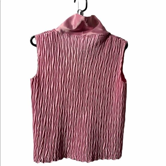 NWOT Libra Accordion Pleated Mock Top - Picture 2 of 6